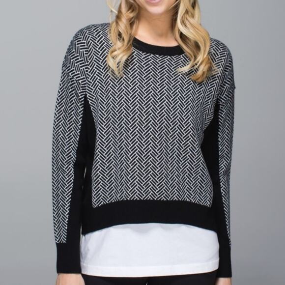 lululemon athletica Sweaters - Lululemon Black White Yogi Crew Sweater